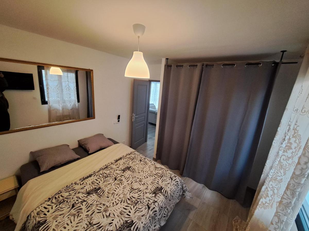 Charmante Maison Avec Piscine Bessan Екстериор снимка